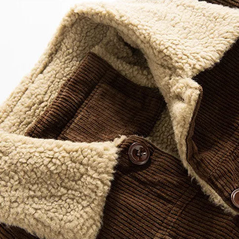 Veste en velours côtelé de la marque Valmont.