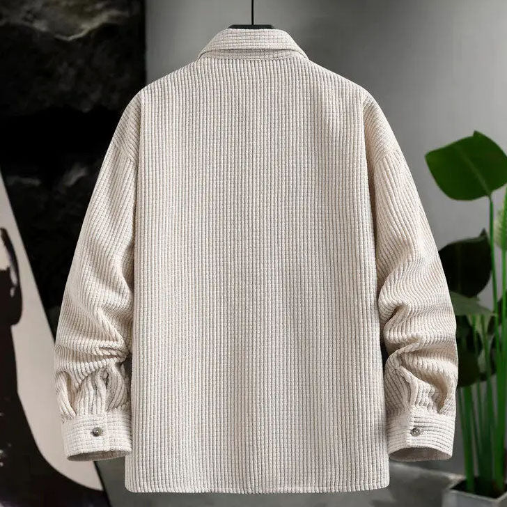 Chemise en velours côtelé Korven" can be rewritten as "Chemise Korven en velours côtelé.